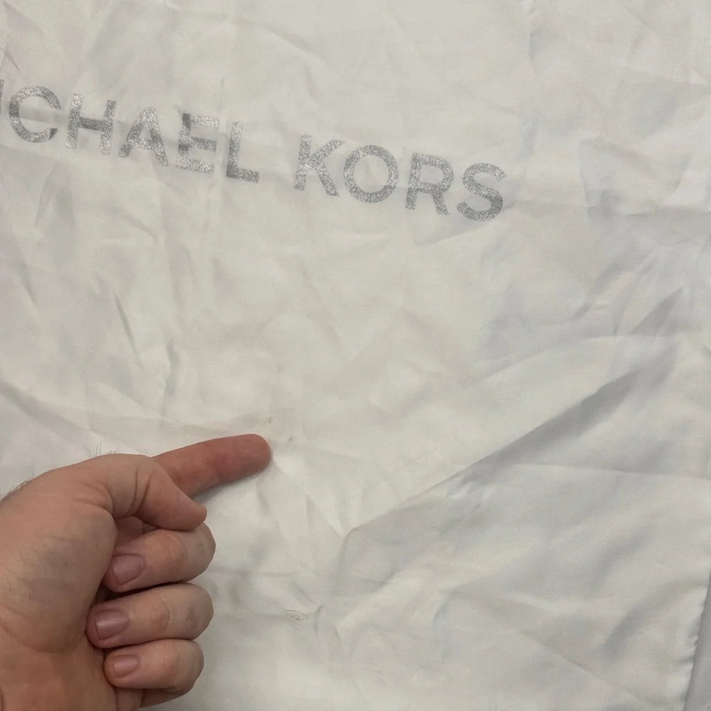 Michael Kors White Satin dust Bag drawstring travel and storage with FLAWS READ - Picture 4 of 6